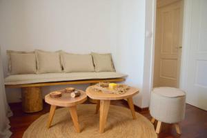 Część wypoczynkowa w obiekcie Esperos Seaside Suite in Adamas, Milos