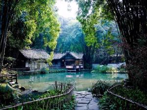 Foto de la galería de 7Days Premium Chengdu Dufu Thatched Cottage en Chengdú
