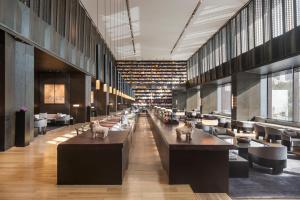 Area tempat duduk di Hyatt Regency Wuhan Optics Valley