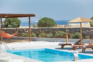 Bazén v ubytování Punda Villas Paros nebo v jeho okolí