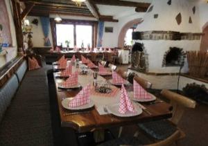Restaurace v ubytování Alpengasthof Gaislach Alm + 30 fotografií