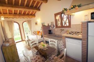 Galeriebild der Unterkunft CASE&COLLINE Villa Lorena in Montescudaio