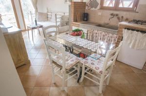 Galeriebild der Unterkunft CASE&COLLINE Villa Lorena in Montescudaio