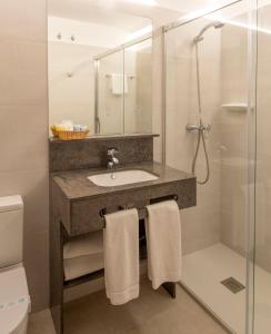 Un baño de Hotel Real Colegiata San Isidoro