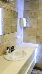 Kúpeľňa v ubytovaní Świerkowe Chatki - Apartament Kominkowy