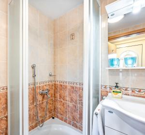 Koupelna v ubytování Fortun Estate - apartmaji ob reki Kolpi