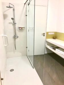 Ett badrum på Elion Luxury Apartments
