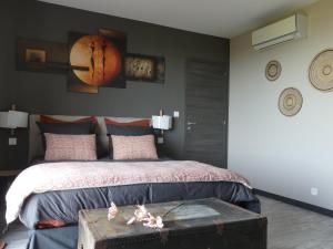 Casa Peppina - Chez Tonio et Sylvie客房内的一张或多张床位
