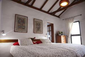 Zdjęcie z galerii obiektu Encanto Rural con Jardín privado y Chimenea w mieście Facinas