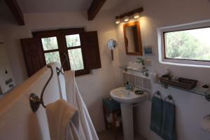 Zdjęcie z galerii obiektu Encanto Rural con Jardín privado y Chimenea w mieście Facinas