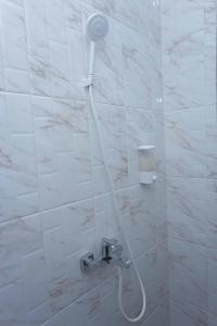 A bathroom at Amethyst cengkareng syariah
