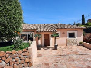 Gallery image of Villa Madysan à St Aygulf, plage et mer à 900m, piscine chauffée, jardin privé in Saint-Aygulf