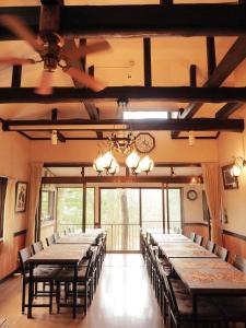 Fotografie z fotogalerie ubytování Gableview Forest Inn ゲーブルビュー v destinaci Nikko
