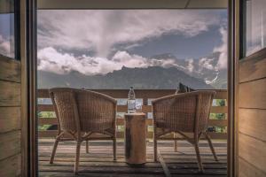 Nespecifikovaný výhled na hory nebo výhled na hory při pohledu z hotelu