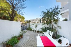A balcony or terrace at Appartamento Baiabella by BarbarHouse