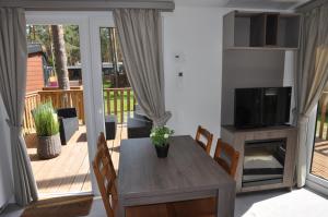 Setusvæði á Largo Lake Resort Kaszuby +37 myndir