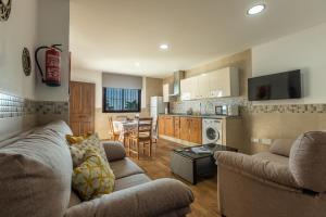 A kitchen or kitchenette at La Casa Luz Alltarifa