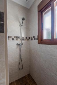 A bathroom at La Casa Luz Alltarifa