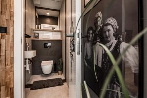 Łazienka w obiekcie Apartamenty Comfort & Spa Stara Polana VIPAPARTAMENTY