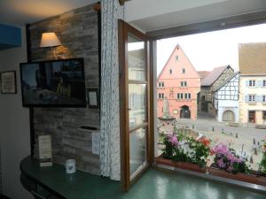 Afbeelding uit fotogalerij van L'Hostellerie du Château in Eguisheim