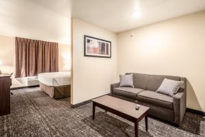 Voodi või voodid majutusasutuse Cobblestone Hotel & Suites - Andrews toas