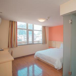 Gallery image of 7Days Inn Guilin Yangshuo Shili Gallery in Yangshuo