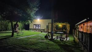 Taman di luar Takovski konak