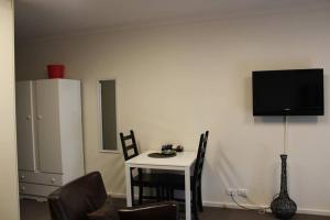 Gallery image of Box Hill Studio 3 at Canterbury Gardens in Box Hill