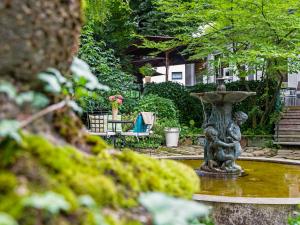Taman di luar Boutique & Design Hotel AUERSPERG