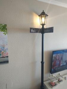 A television and/or entertainment centre at La calle