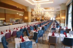 Restaurace v ubytování J'adore Deluxe Hotel & Spa Ultra All Inclusive