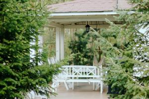 Gallery image of Dwór Złotopolska Dolina Mansion House in Trębki +33 photos