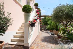 Vonkajšia záhrada v ubytovaní B&B Villa Rosa