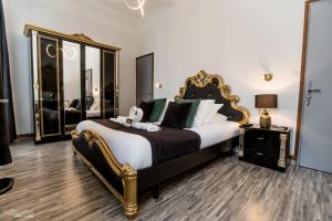 Кровать или кровати в номере Hotel Saint-Sauveur