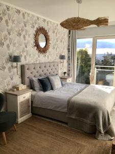 Postel nebo postele na pokoji v ubytování Biały Apartament Hampton w Playa Baltis