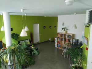 Knihovna v aparthotelu