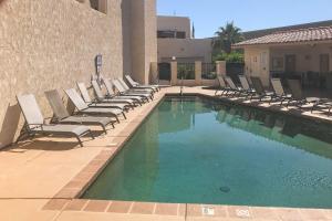 Φωτογραφία από το άλμπουμ του Lake Havasu City Home Pool and Hot Tub Access! σε Lake Havasu City