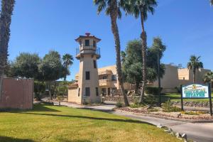 Φωτογραφία από το άλμπουμ του Lake Havasu City Home Pool and Hot Tub Access! σε Lake Havasu City +24 φωτογραφίες