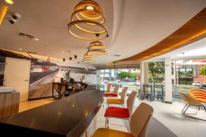 Zona de estar de ibis Styles Lima Benavides Miraflores