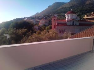 A general mountain view or a mountain view taken from Az apartmant