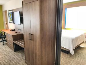 Postel nebo postele na pokoji v ubytování Holiday Inn Express & Suites Lubbock West by IHG