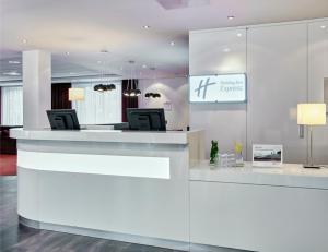 Lobi ili recepcija u objektu Holiday Inn Express Amsterdam - Schiphol, an IHG Hotel