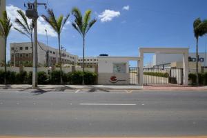 Imagem da galeria de Apt completo-Ar-TV-Portaria 24h-Piscina-Praia em Campos dos Goytacazes