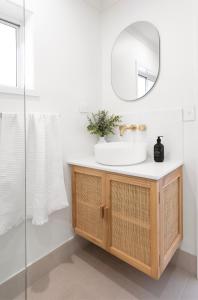 Koupelna v ubytování Loea Boutique Hotel