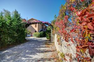 Ogród w obiekcie Residence Villa Andrea
