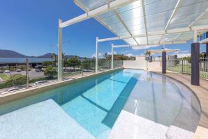 The swimming pool at or close to Piermonde Apartments Cairns