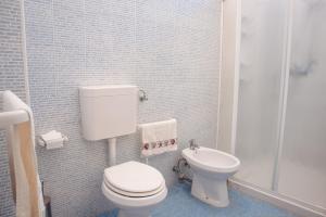 A bathroom at Casa Vacanza GICO' Még 20 kép