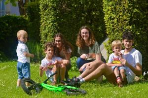 Bambini che soggiornano presso Albergo Sorriso