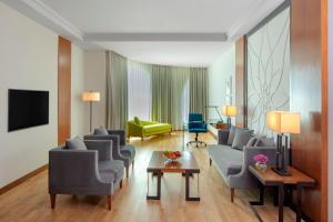 Posezení v ubytování Radisson Blu Plaza Hotel Mysore