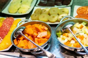 a bunch of different types of fruits and vegetables at Parador de El Hierro in Las Casas